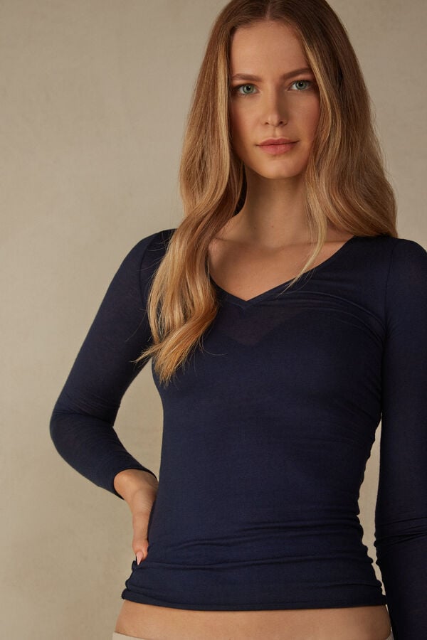 Intimssimi V-neck top in Modal Ultralight with Cashmere Sininen | GUSEC23193